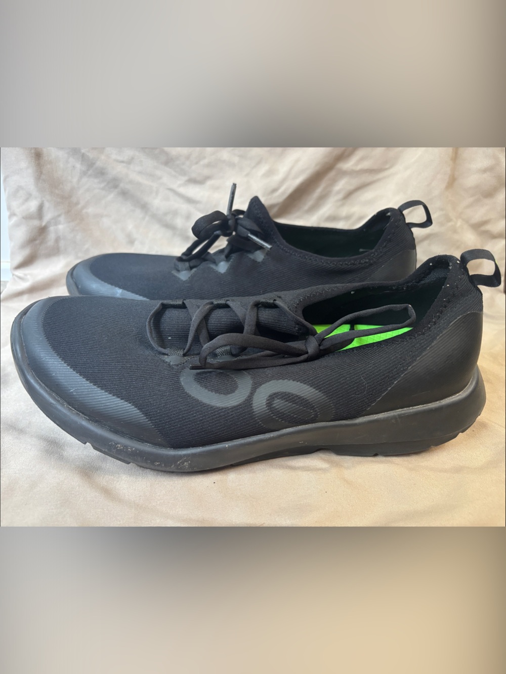 Men's Black Athletic Slip-On Sneakers with Green Insole